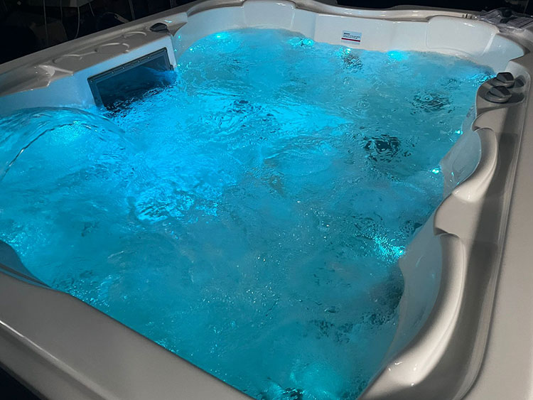 Гидромассажный спа-бассейн JNJ Spas Elegant Vegas SPA-355 / Выставочный образец (рис.12) Гидромассажный спа-бассейн JNJ Spas Elegant Vegas SPA-355 / Выставочный образец (рис.12)